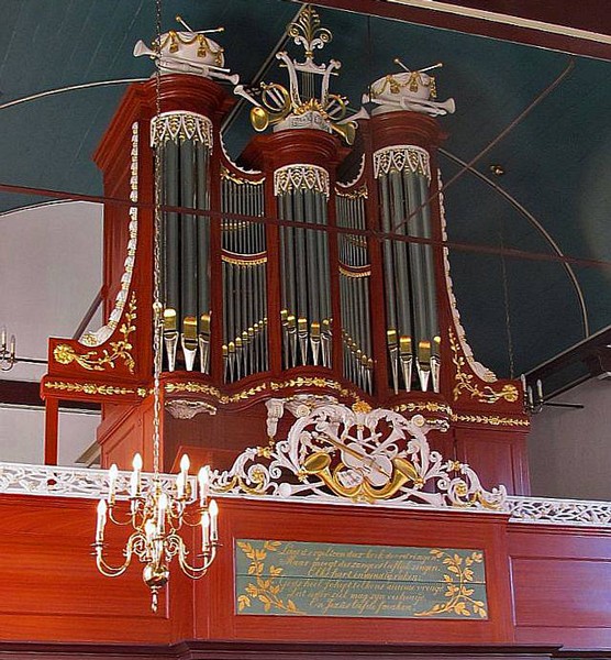 Van Dam orgel in de PC kerk Engwierum